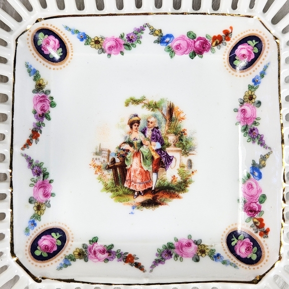 Gorgeous BAVARIA SCHUMANN Reticulated Candy Trinket Dish Courting Couple - Picture 3 of 3